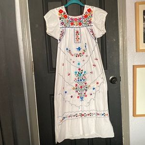 Beautiful little girls handmade dress from Mexico. Size 8-10